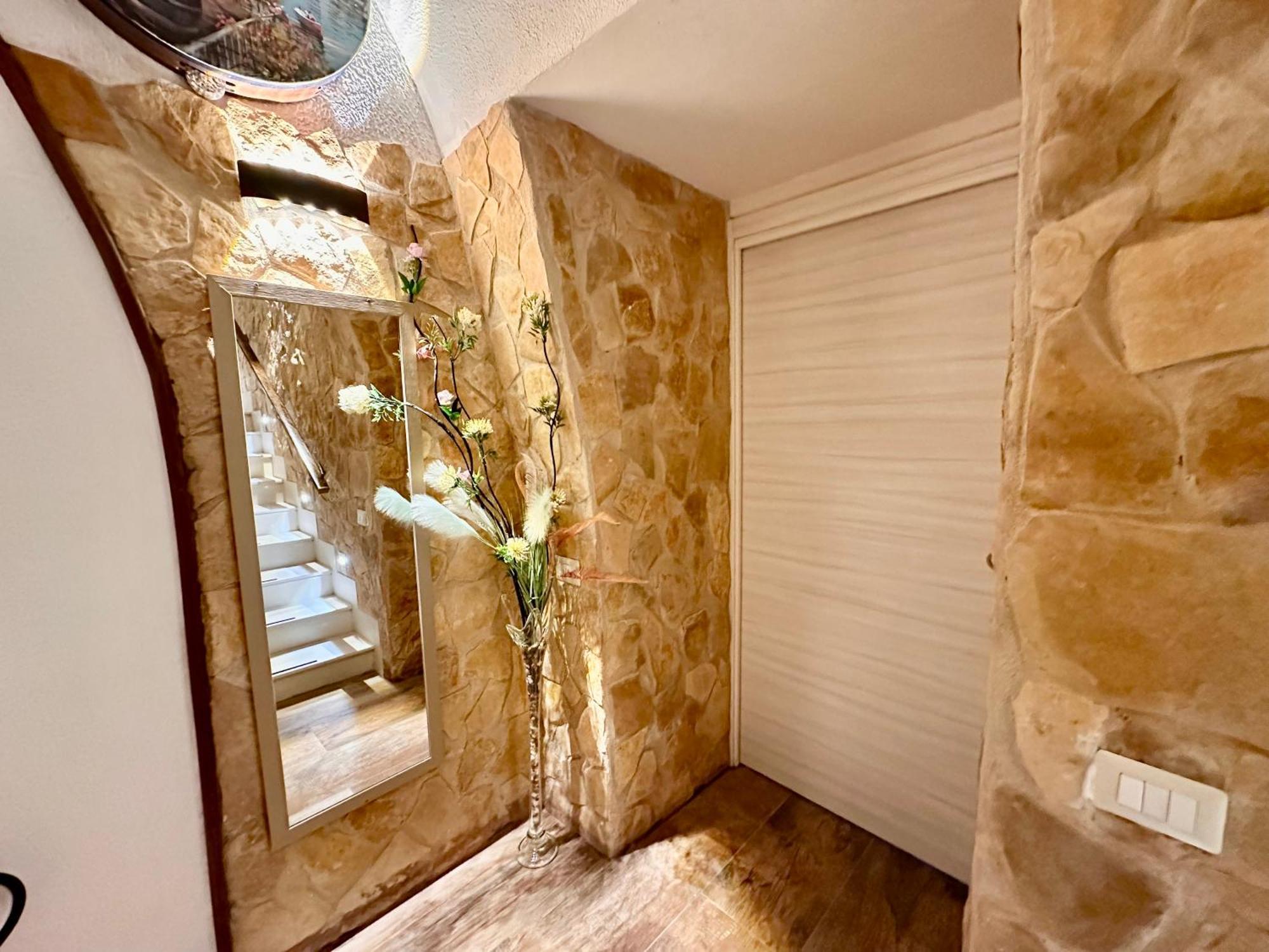 Hotel Window In The Stone Neapel Exterior foto