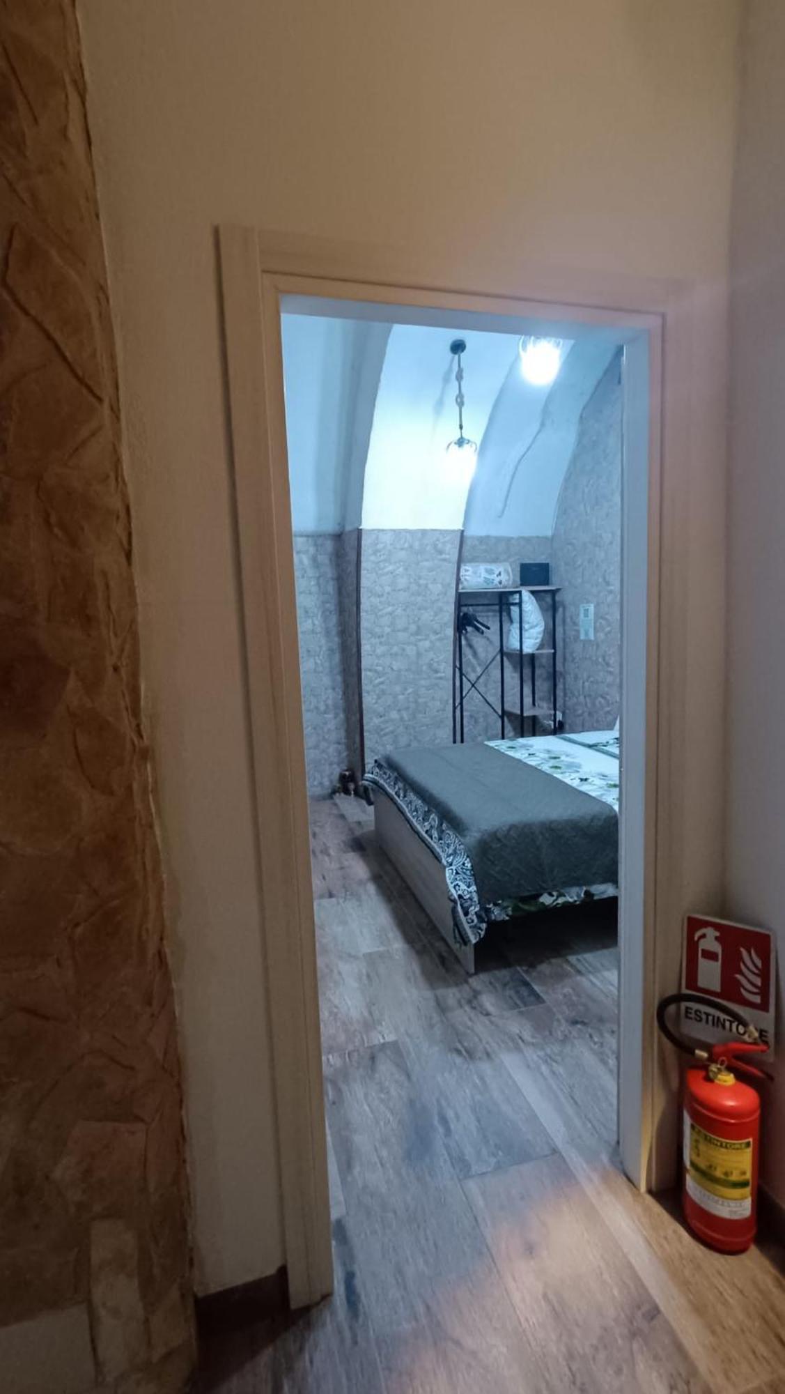 Hotel Window In The Stone Neapel Exterior foto